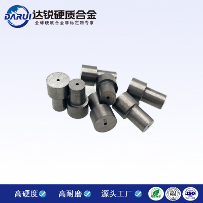 硬質(zhì)合金帶孔棒是一種由硬質(zhì)合金制成的圓柱形棒材，其表面具有一定數(shù)量和尺寸的孔洞。這種材料常用于機械加工領(lǐng)域，特別是用于鉆孔、銑削和切割等